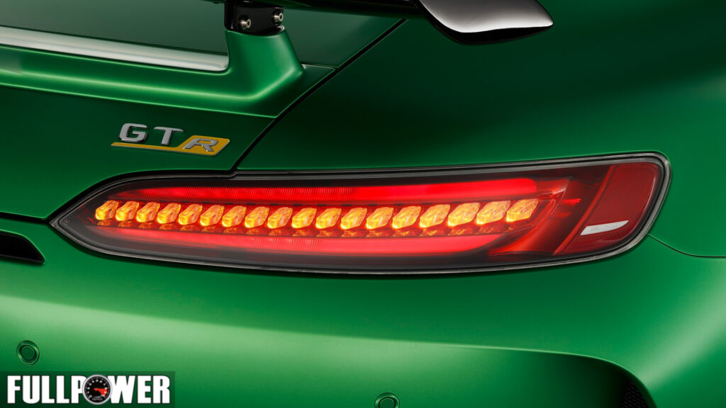 AMG GT R; 2016; Studio; Exterrieur: AMG Green Hell magno; Heckleuchten in LED-Technik; Kraftstoffverbrauch kombiniert: 11,4 l/100 km, CO2-Emissionen kombiniert: 259 g/km AMG GT R; 2016; studio; Exterior: AMG Green Hell magno, LED tails lights; Fuel consumption, combined: 11.4 l/100 km, CO2 emissions, combined: 259 g/km