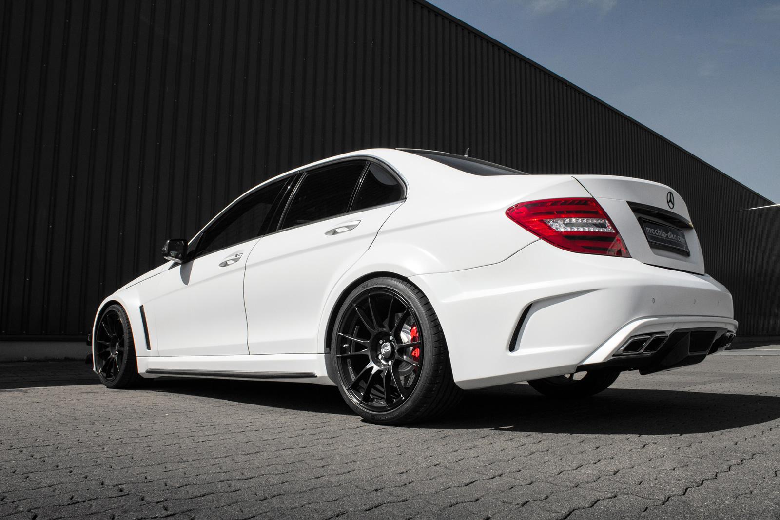 Mercedes-Benz-C63-AMG-mcchip-dkr-Fullpower-15