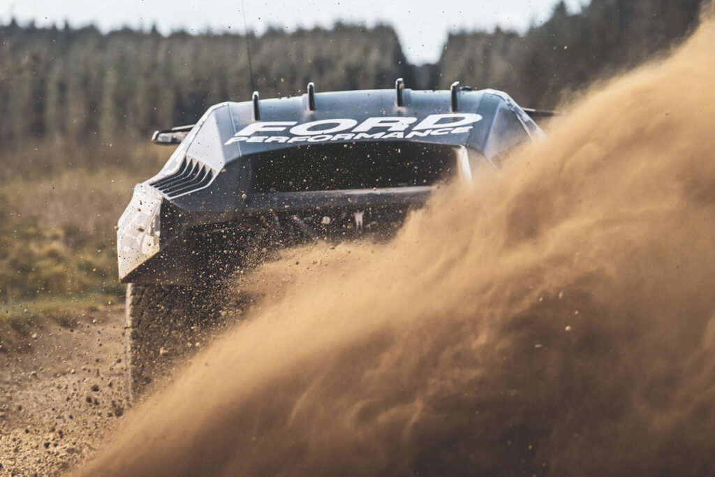 Teaser da picape Ford Raptor para o RAli Dakar 2025