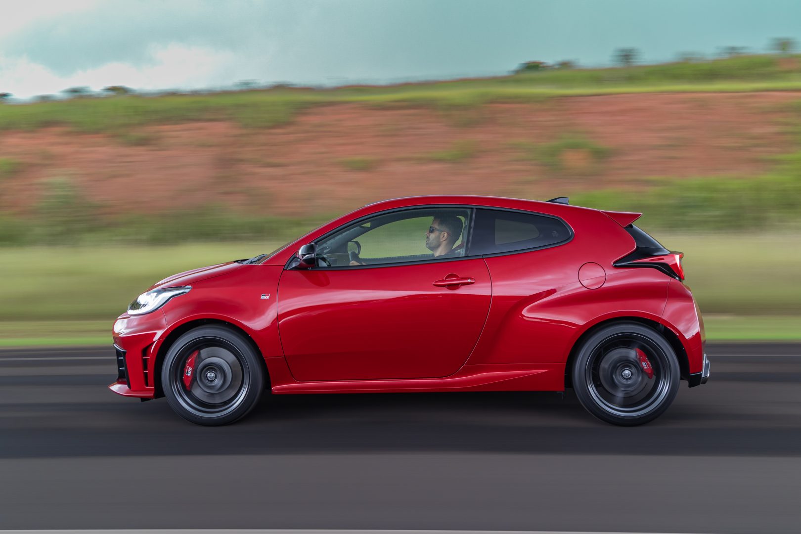 Novo Yaris GR: tem mas acabou!